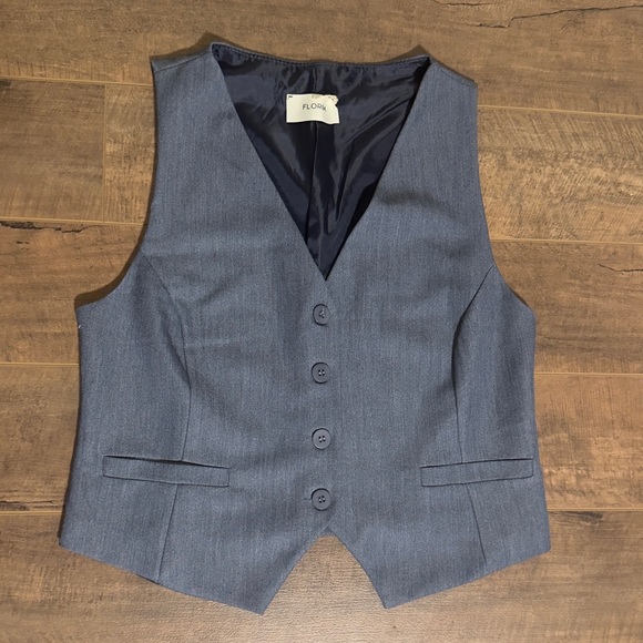 2-Piece set | Grey Vest & Wide-Leg Trousers - Picture 2 of 4